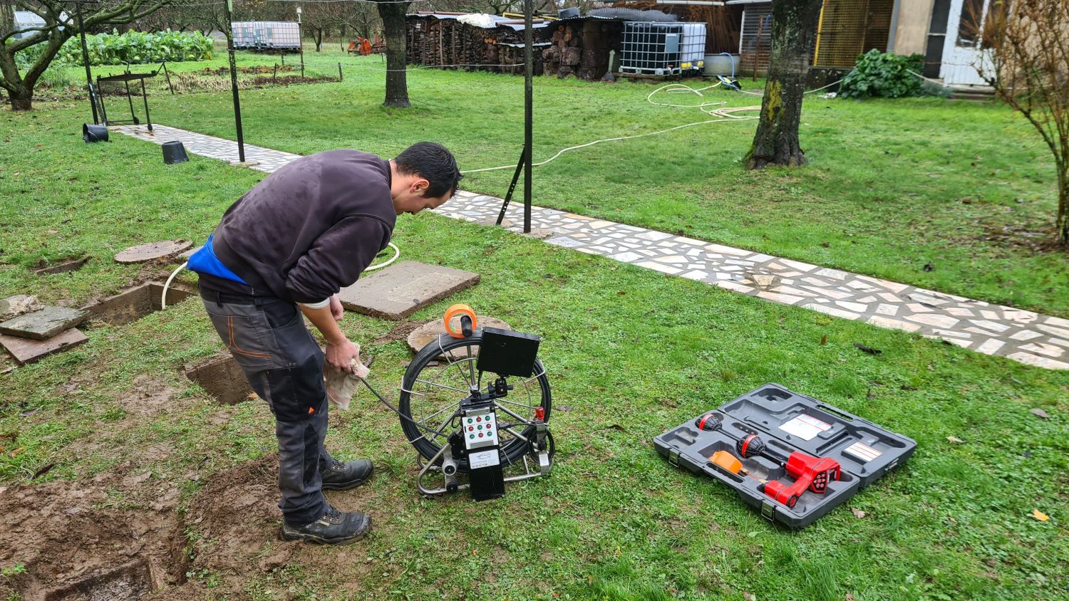 Installation d'une sonde caméra dans une canalisation